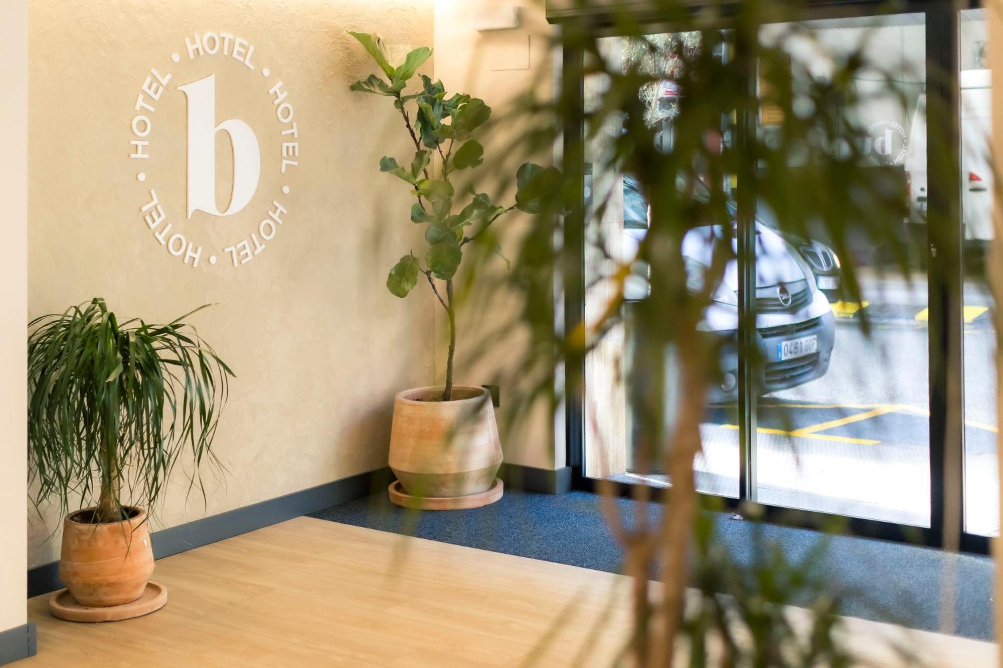 Hotel Burlada Kültér fotó