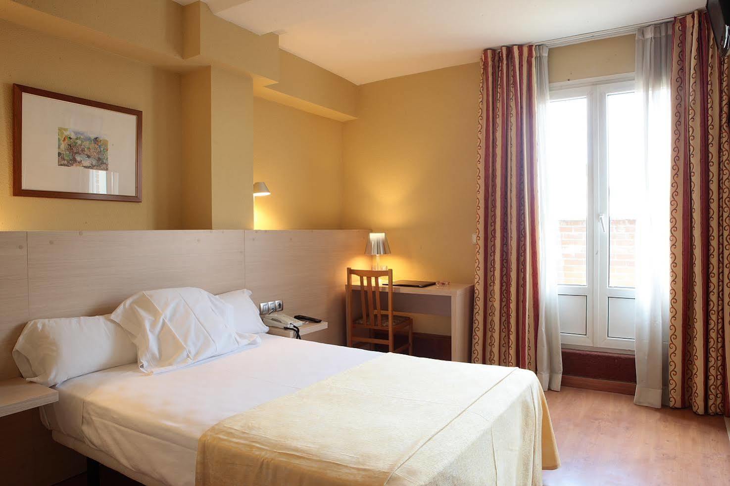 Hotel Burlada Kültér fotó